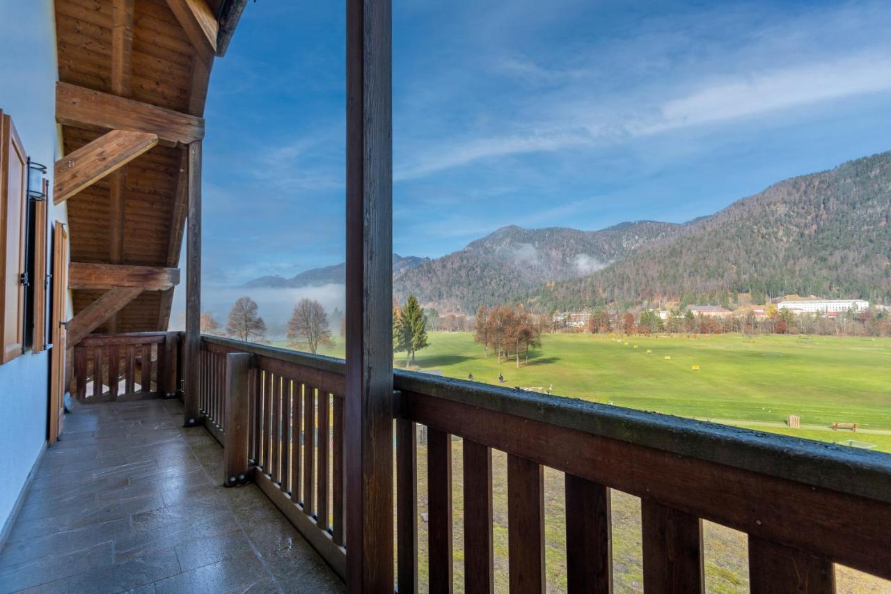 Golf View Apt With Parking And Mountain View! Apartamento Tarvisio Exterior foto
