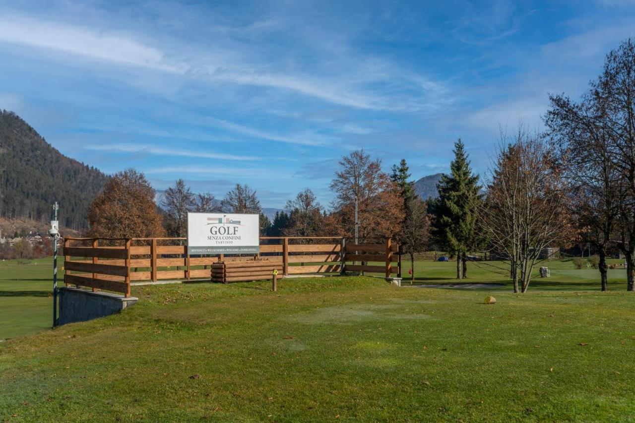 Golf View Apt With Parking And Mountain View! Apartamento Tarvisio Exterior foto
